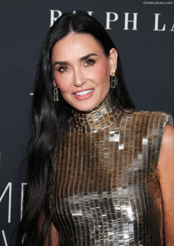 Demi Moore photo 14 of 471