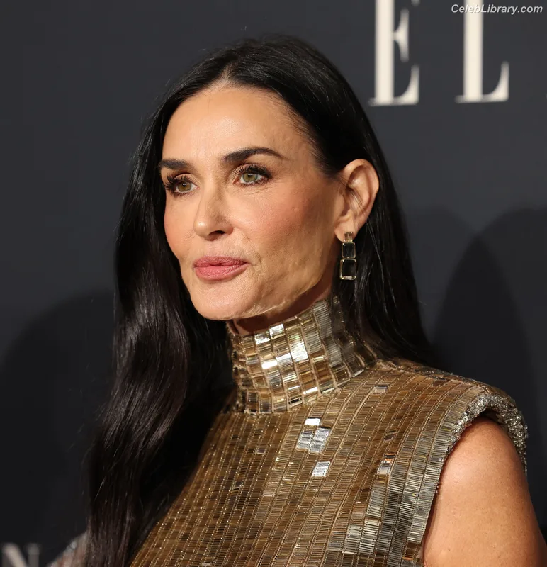 Demi Moore photo 18 of 471