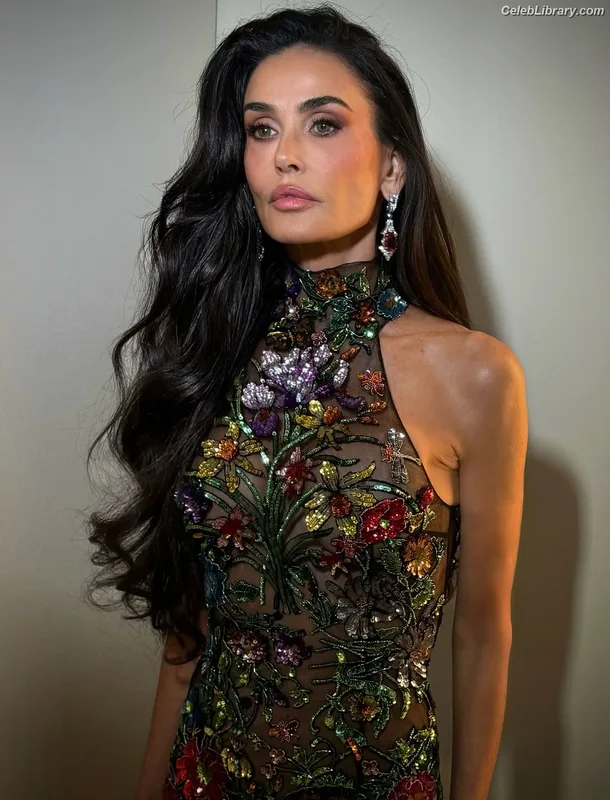 Demi Moore photo 19 of 471