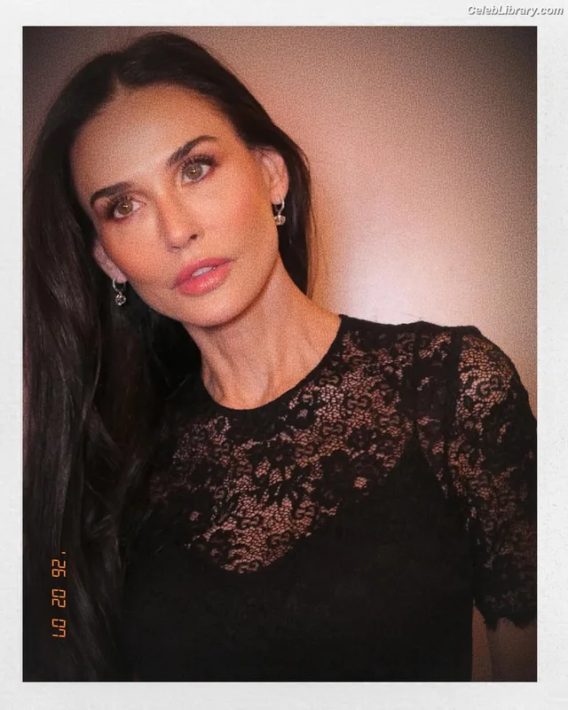 Demi Moore photo 8 of 471