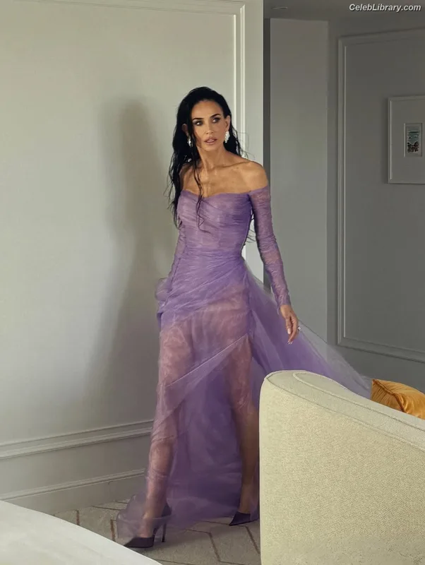 Demi Moore photo 18 of 471