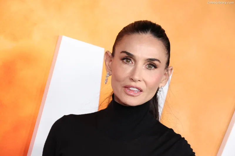 Demi Moore photo 18 of 471