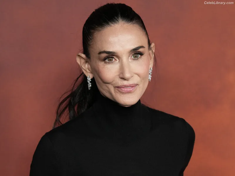Demi Moore photo 19 of 471