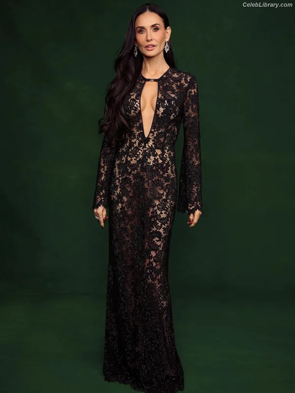 Demi Moore photo 6 of 471