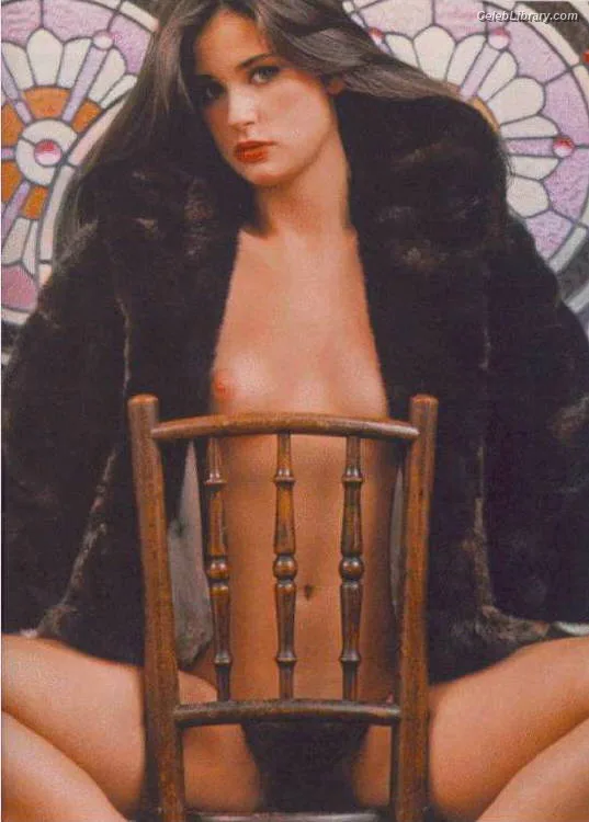 Demi Moore photo 2 of 471