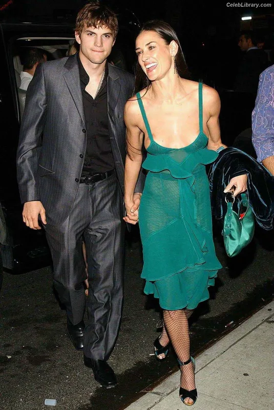 Demi Moore photo 18 of 471