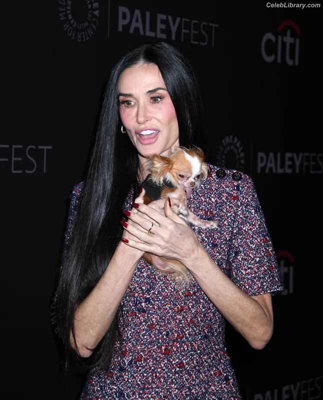 Demi Moore photo 3 of 471