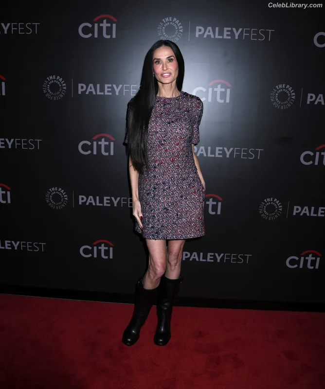 Demi Moore photo 11 of 471