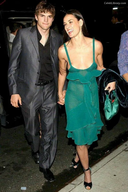 Demi Moore photo 13 of 471