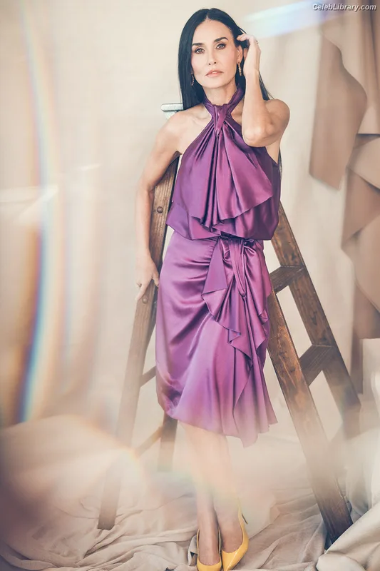 Demi Moore photo 20 of 471