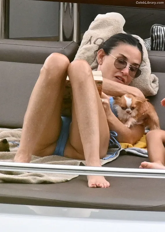 Demi Moore photo 23 of 471