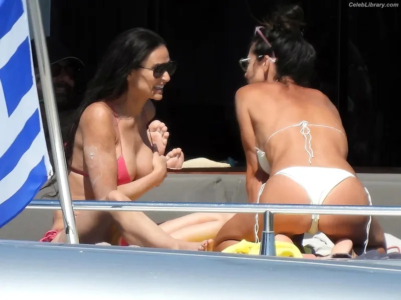 Demi Moore photo 12 of 471