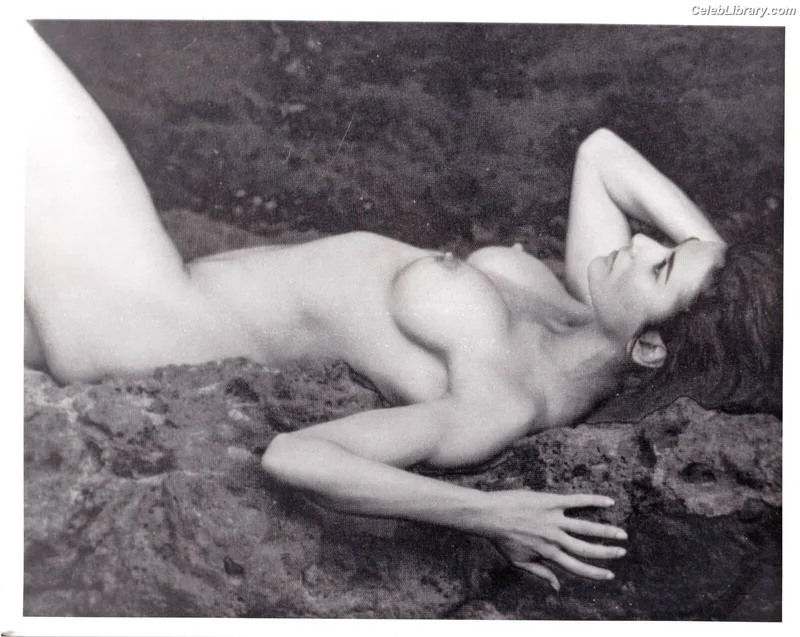 Demi Moore photo 14 of 471