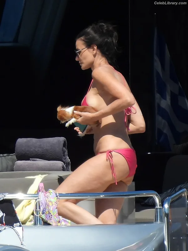 Demi Moore photo 15 of 471