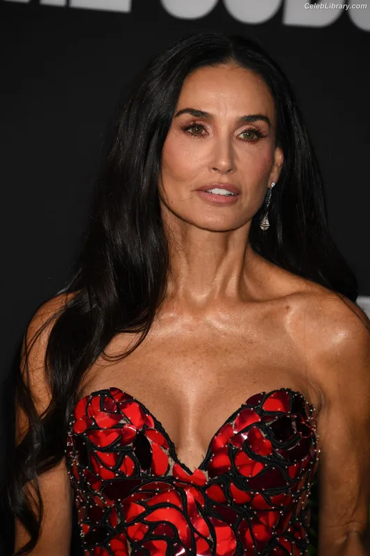 Demi Moore photo 8 of 471