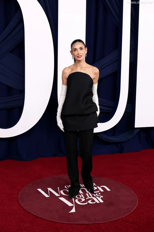 Demi Moore photo 6 of 471