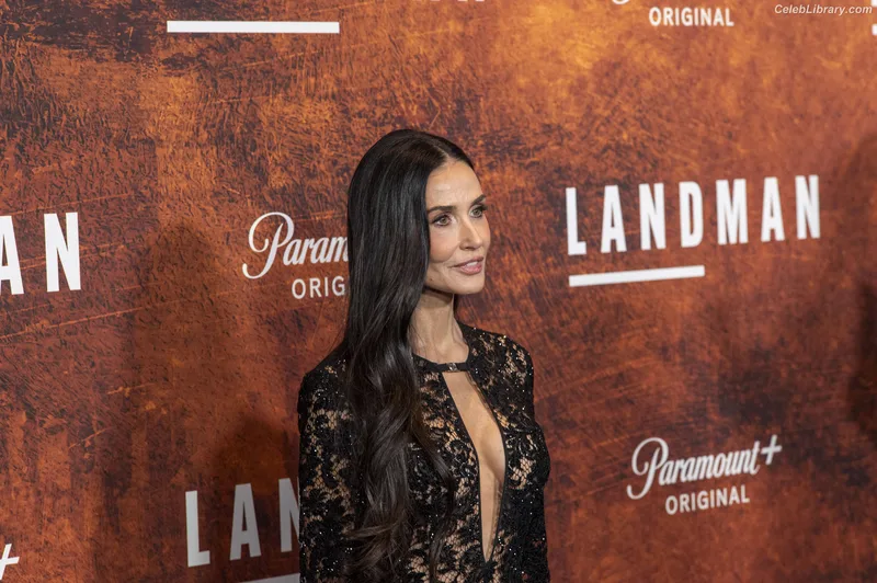 Demi Moore photo 24 of 471