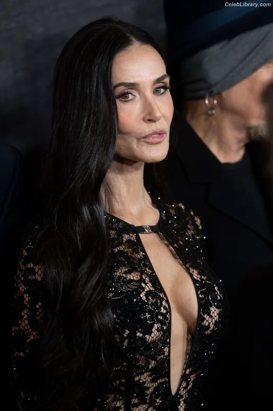 Demi Moore photo 8 of 471