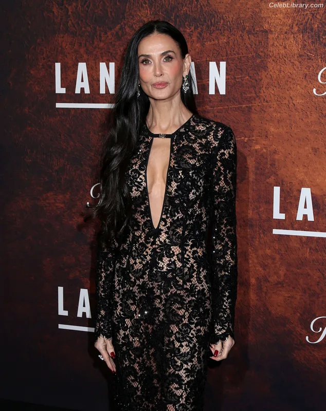 Demi Moore photo 20 of 471