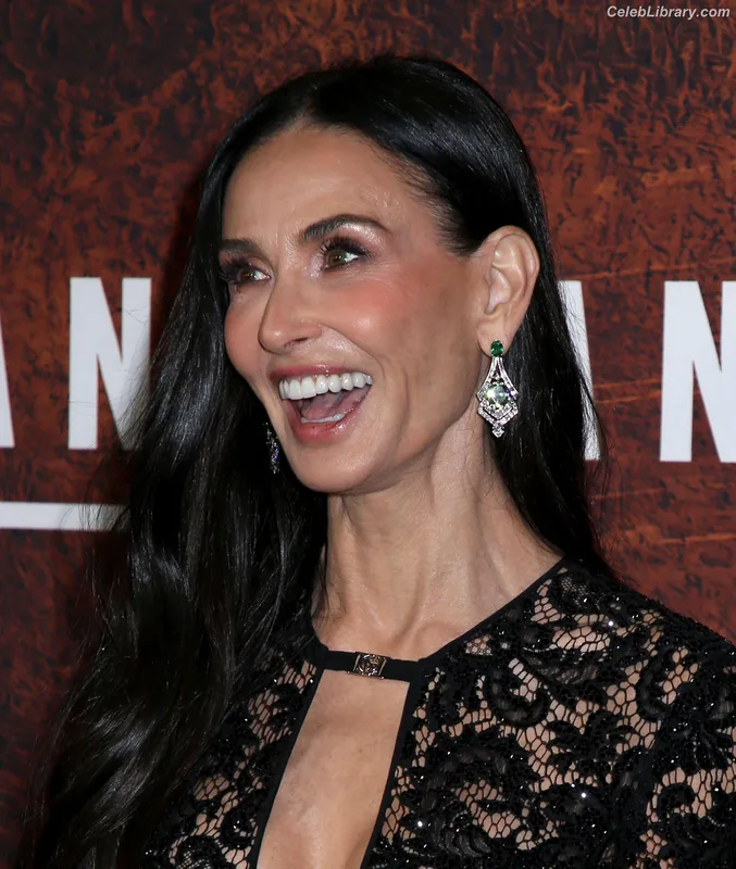 Demi Moore photo 21 of 471