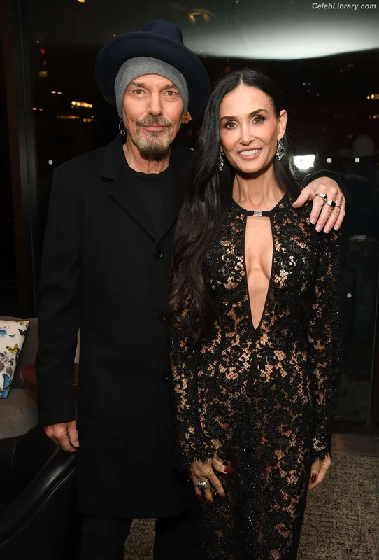 Demi Moore photo 24 of 471