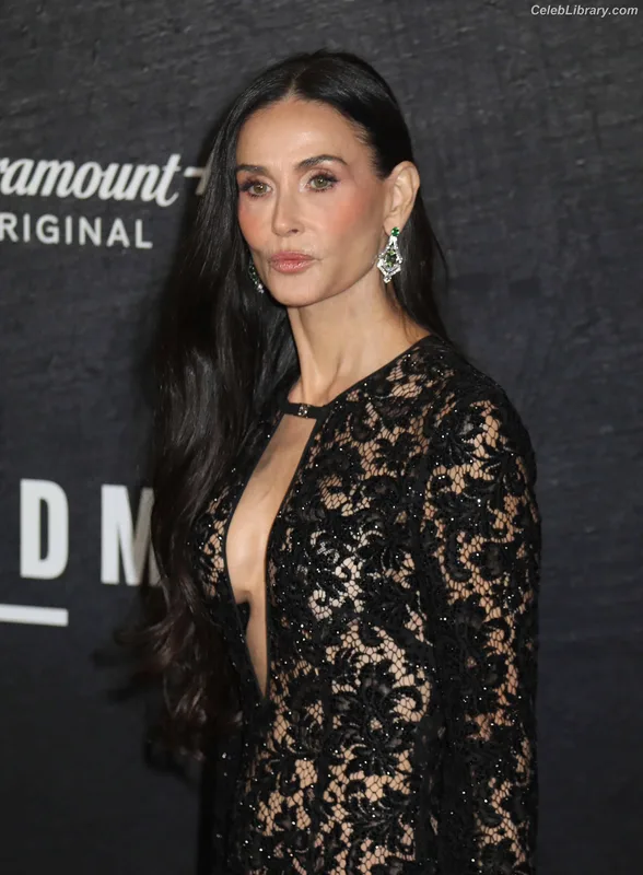 Demi Moore photo 8 of 471