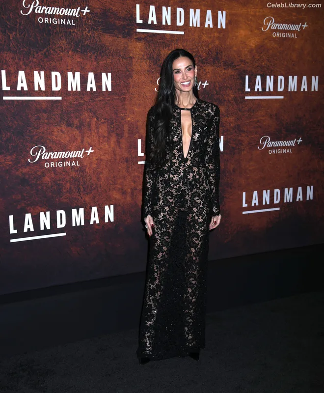 Demi Moore photo 20 of 471