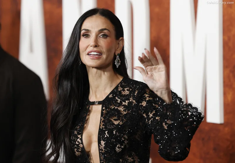 Demi Moore photo 1 of 471