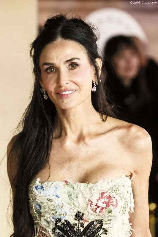 Demi Moore photo 6 of 471