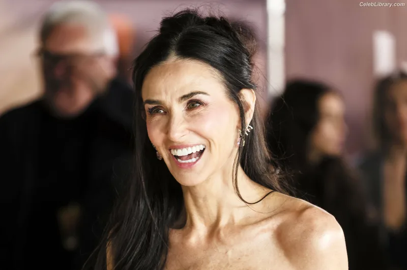 Demi Moore photo 7 of 471