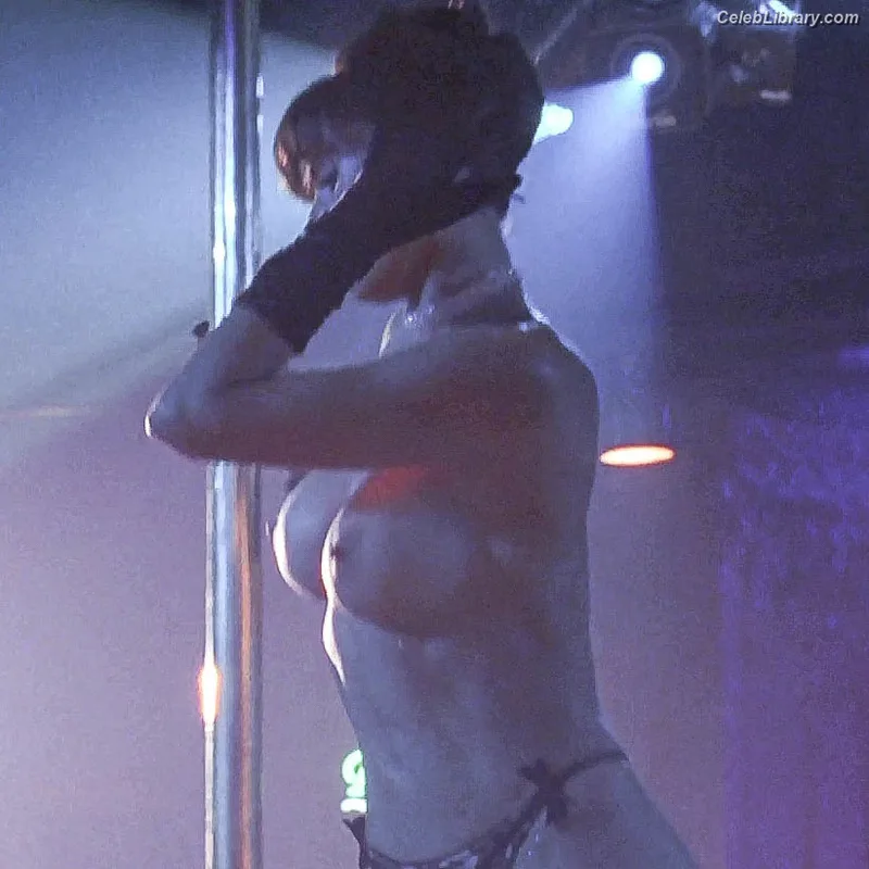 Demi Moore photo 13 of 471