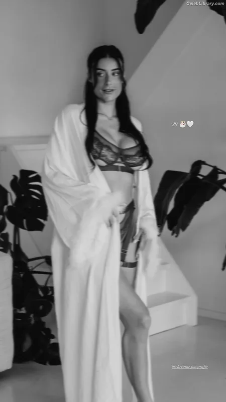 Demi Rutting photo 7 of 230