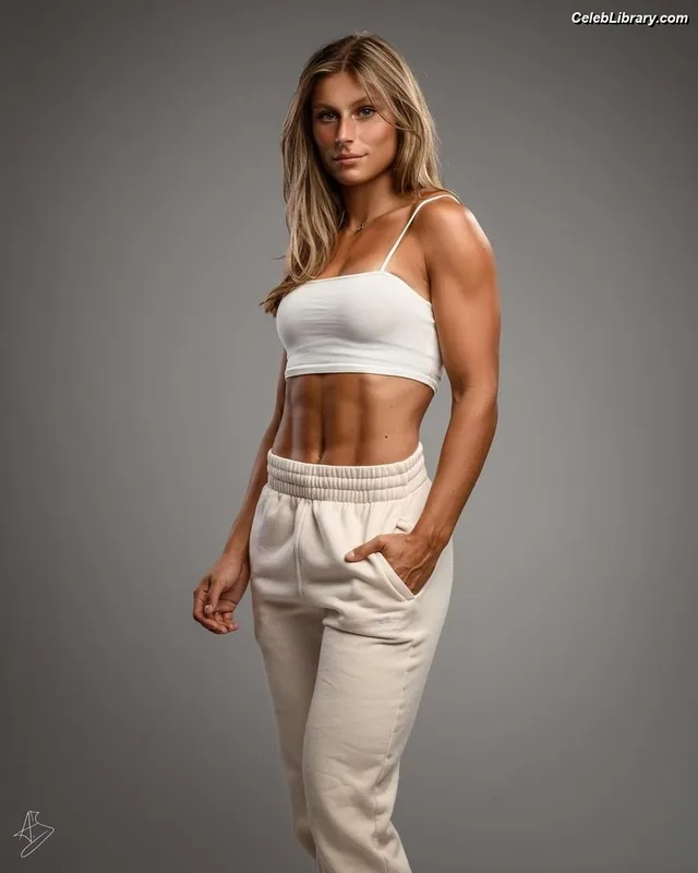 Demi van den Wildenberg photo 20 of 418