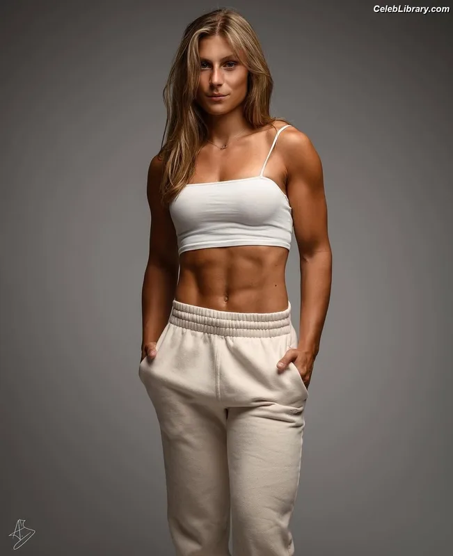 Demi van den Wildenberg photo 3 of 418