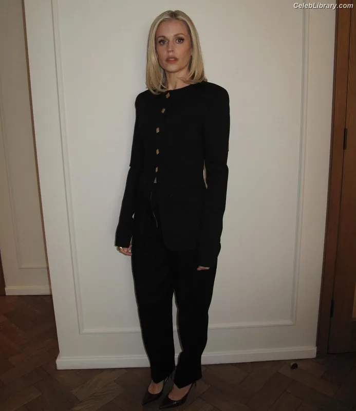 Denise Gough photo 18 of 27