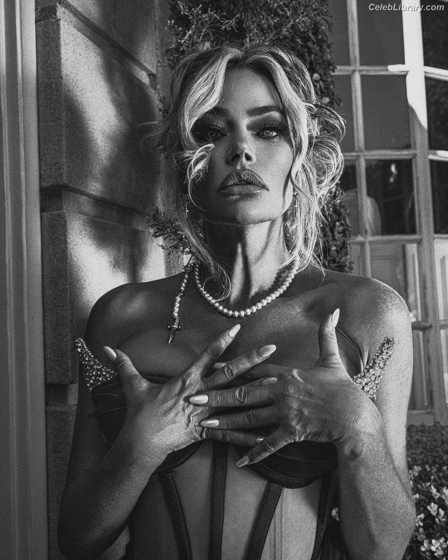 Denise Richards photo 10 of 677