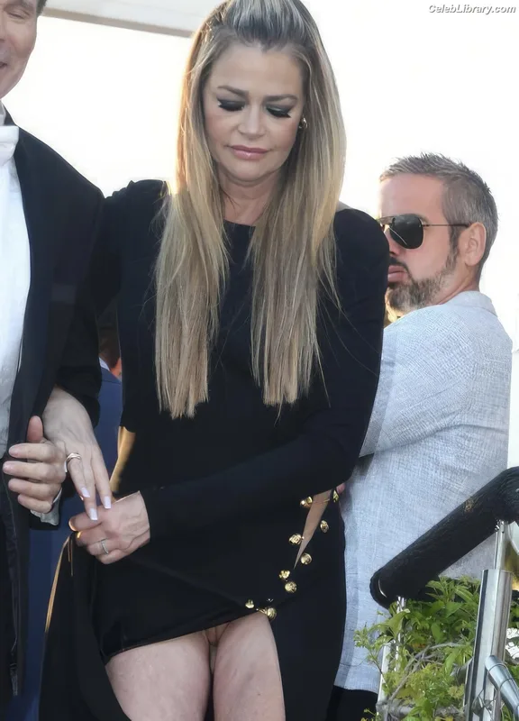 Denise Richards photo 6 of 662