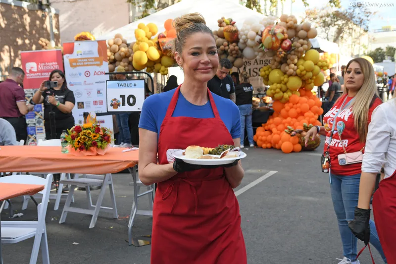 Denise Richards photo 10 of 662