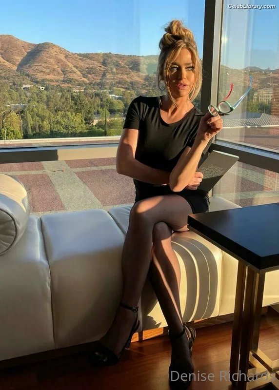 Denise Richards photo 8 of 662