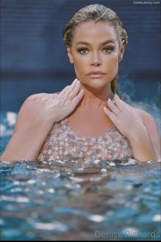 Denise Richards photo 24 of 662