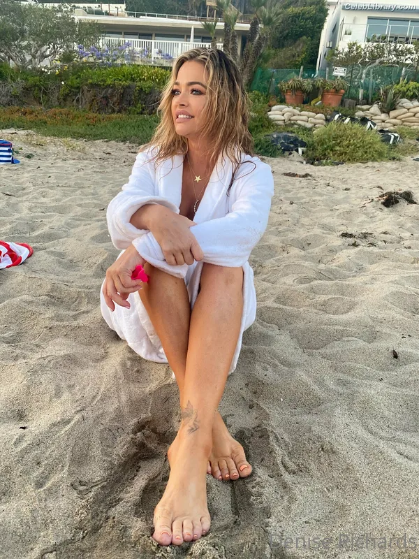 Denise Richards photo 19 of 662