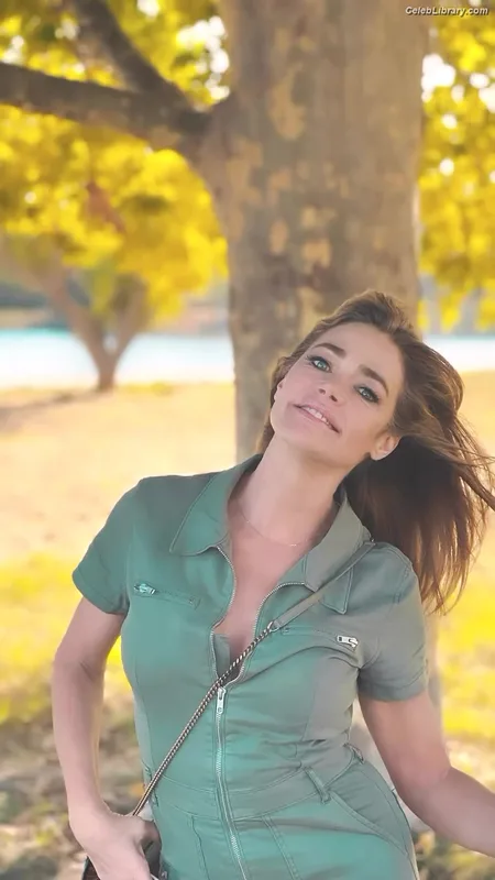 Denise Richards photo 24 of 662