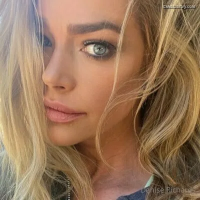 Denise Richards photo 2 of 662