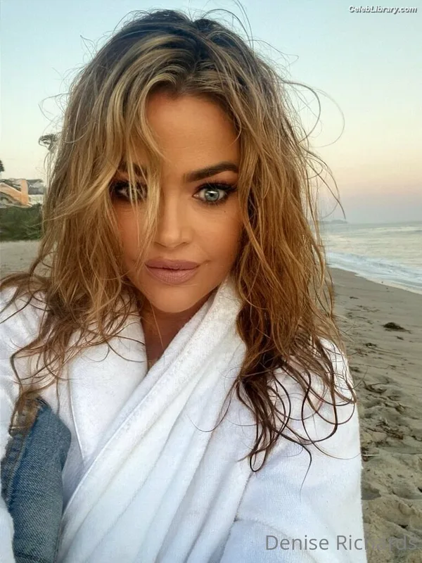 Denise Richards photo 11 of 662