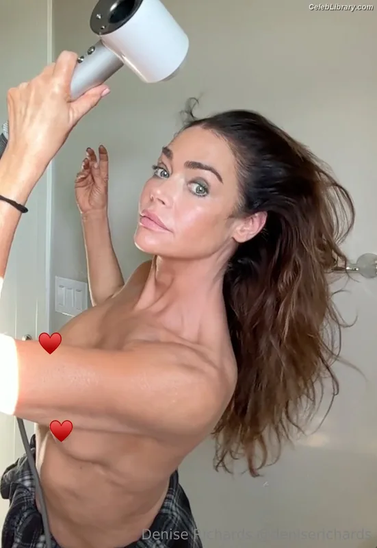 Denise Richards photo 19 of 662