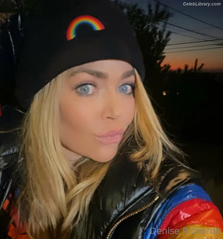 Denise Richards photo 20 of 662