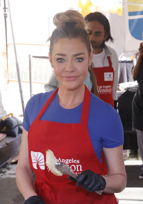 Denise Richards photo 20 of 662