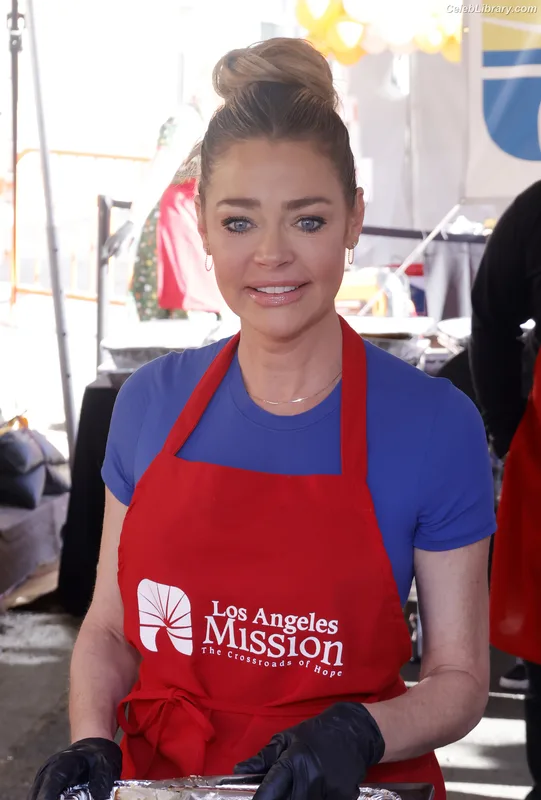 Denise Richards photo 23 of 662