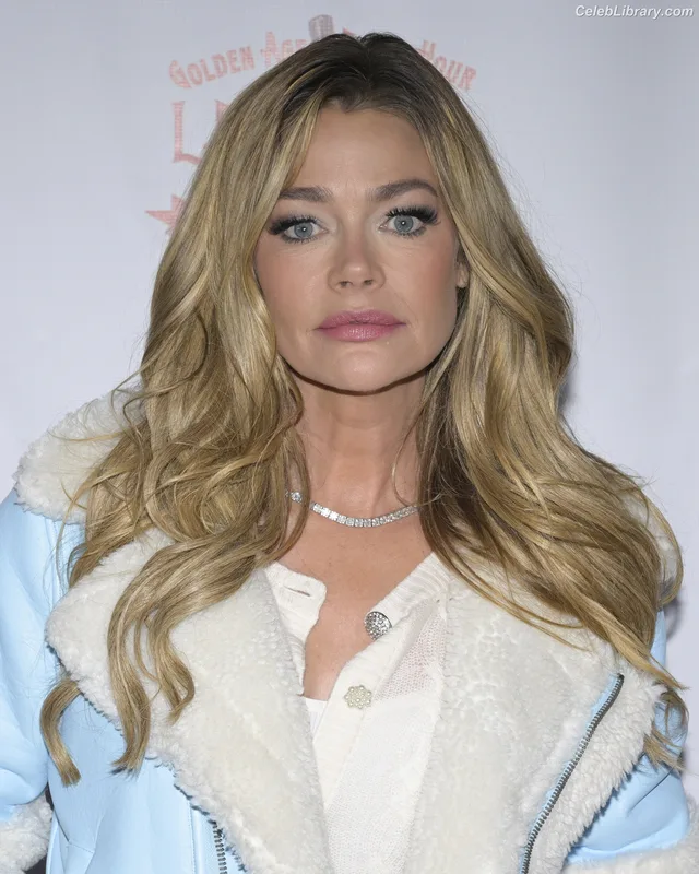 Denise Richards photo 4 of 662