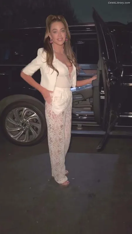 Denise Richards photo 1 of 662